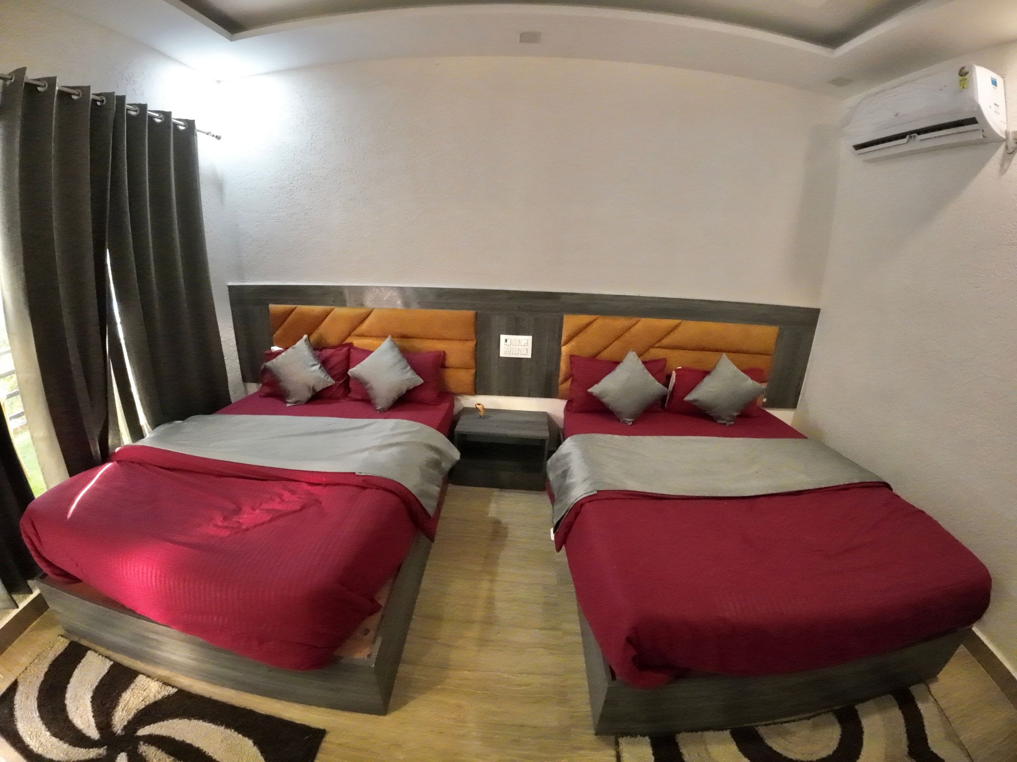 hideaway-camp-resort-riverside-resort-room